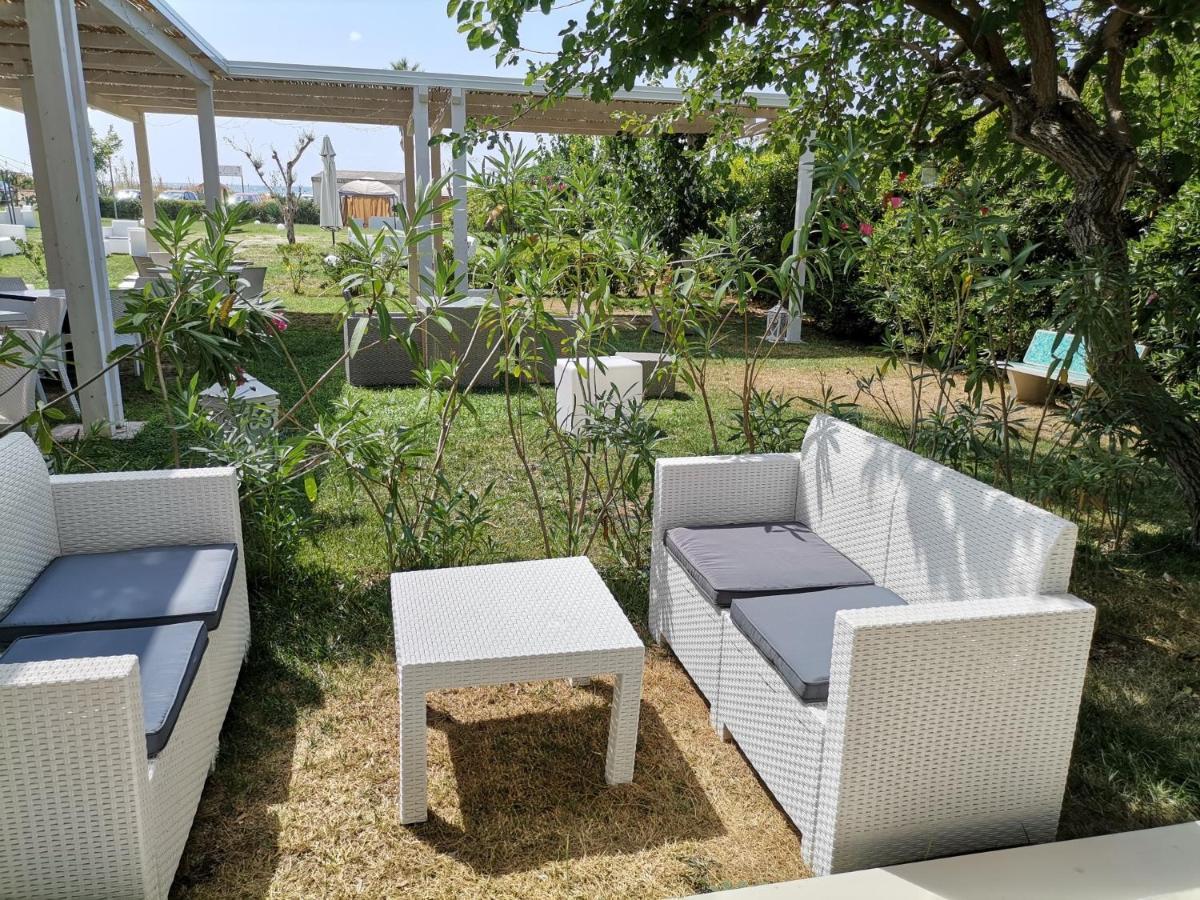 Hotel Calypso Remix Paestum Bagian luar foto